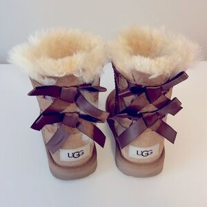 UGG BOOTS WITH BOWS